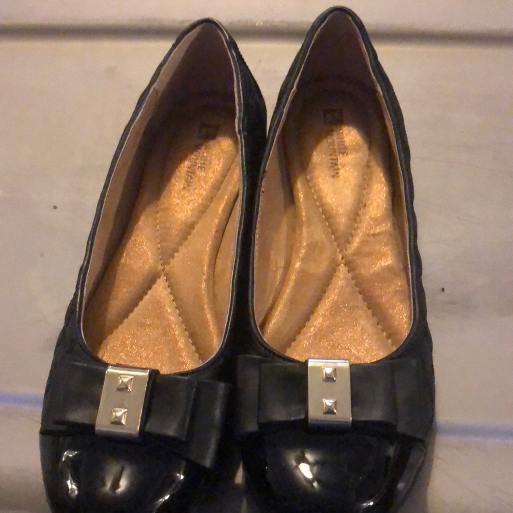 White Mountain black comfy flats